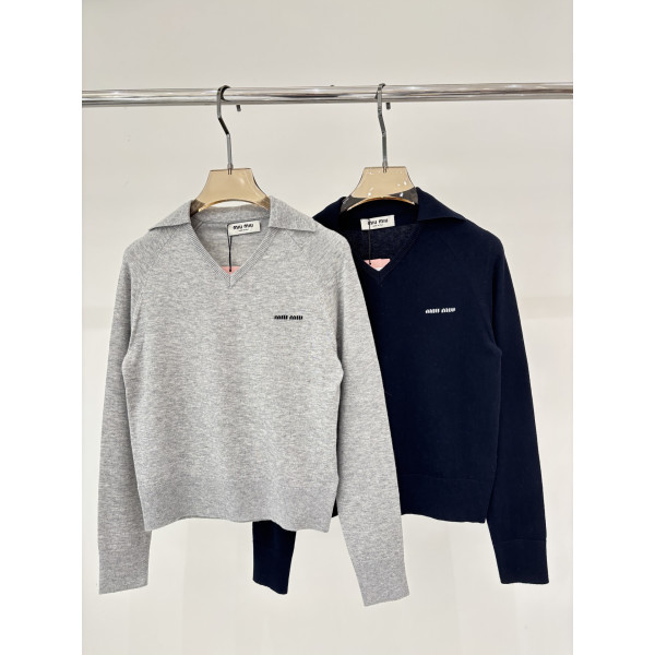 반오픈카라 로고 니트