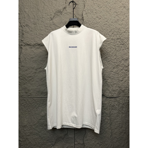 라운드 네크 베스트