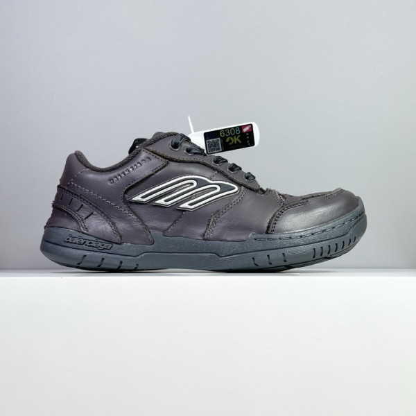 라운드토 레이스업 로우탑 스니커즈