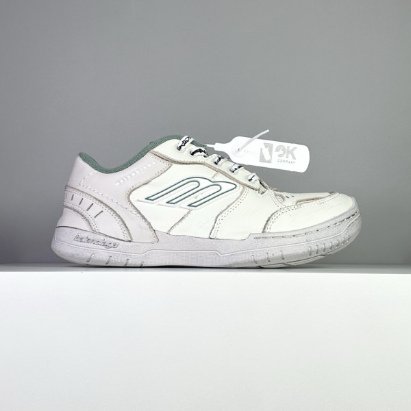 라운드토 레이스업 로우탑 스니커즈