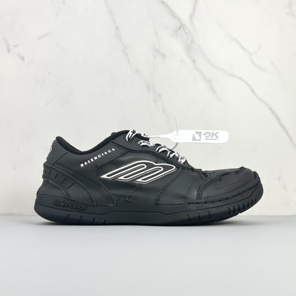 라운드토 레이스업 로우탑 스니커즈