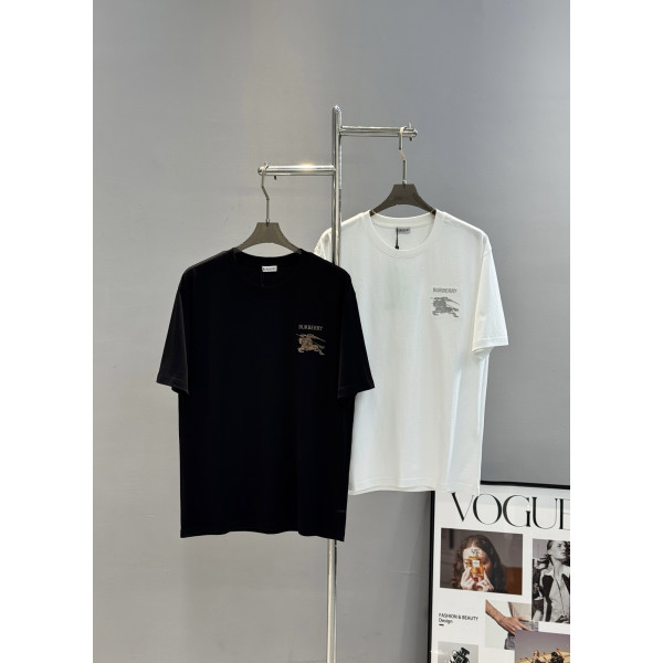 기사 자수 티셔츠