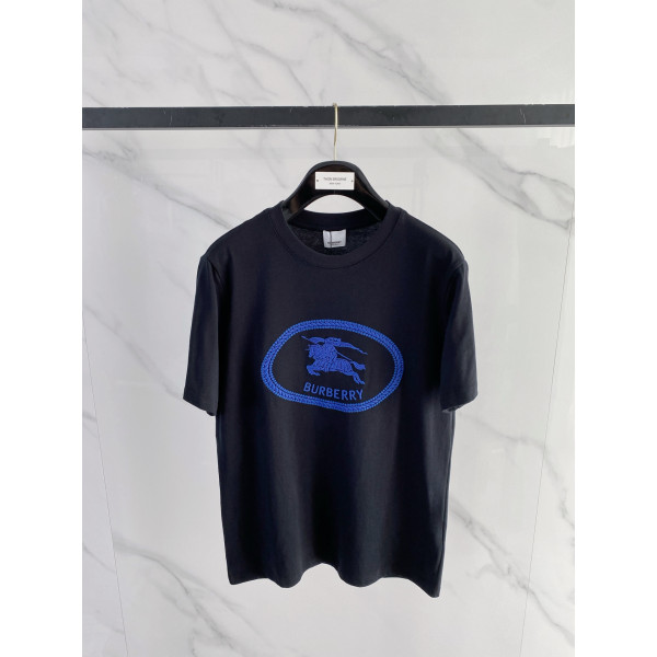 반팔 라운드넥 티셔츠