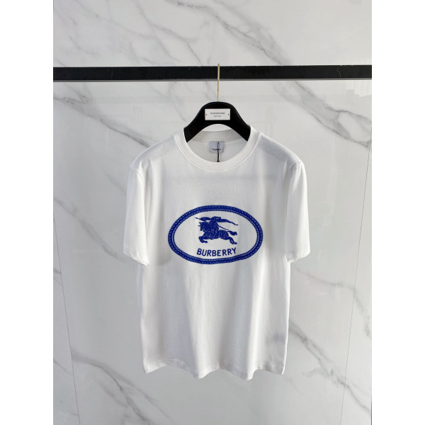 반팔 라운드넥 티셔츠