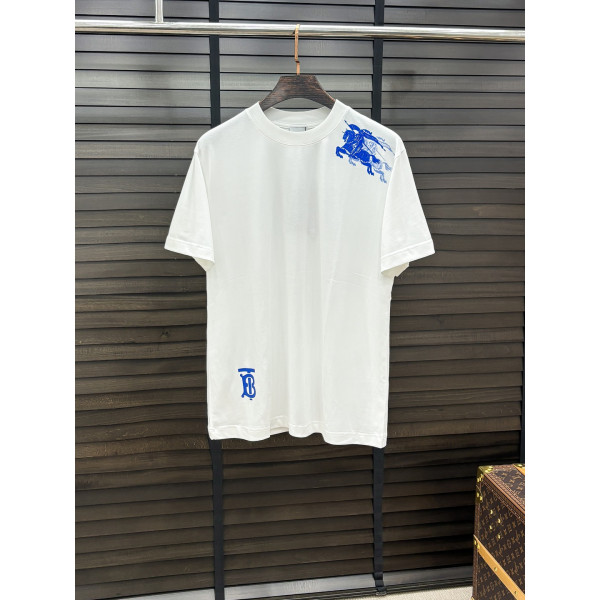 반팔 라운드넥 티셔츠