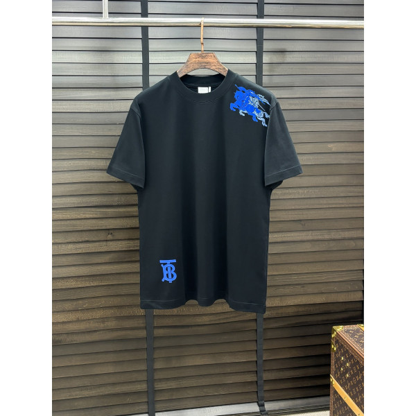 반팔 라운드넥 티셔츠