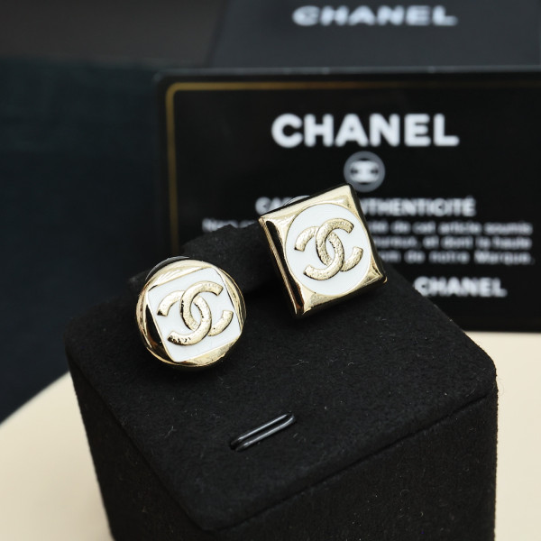 비대칭 에나멜 귀걸이