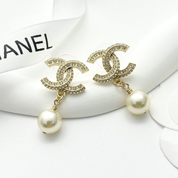 클래식 진주 만천성 더블 C 귀걸이