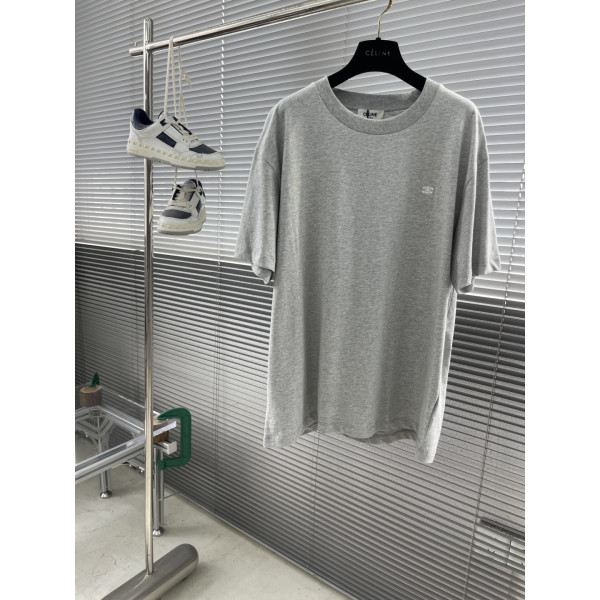 트리옴프 자수 평문 니트 루즈 티셔츠