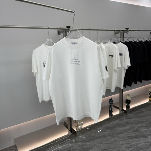 라운드넥 반팔 티셔츠