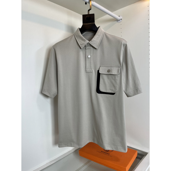 넓은 플립 칼라 반팔 티셔츠