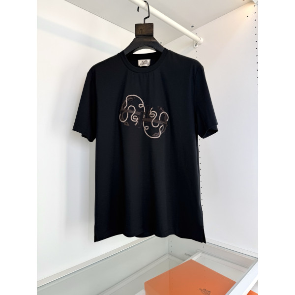 Ancre en H 자수 라운드넥 반팔 티셔츠