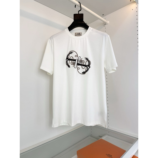 Ancre en H 자수 라운드넥 반팔 티셔츠