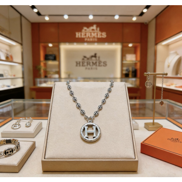 돼지 코 목걸이