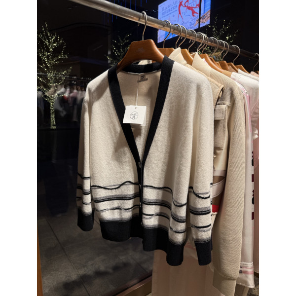 V넥 웨이브 패턴 니트 오픈 카디건