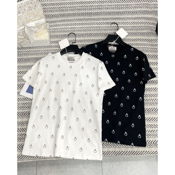 로고 패턴 티셔츠