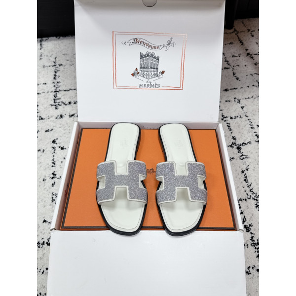 Oran 시리즈 H 클래식 플랫 슬리퍼