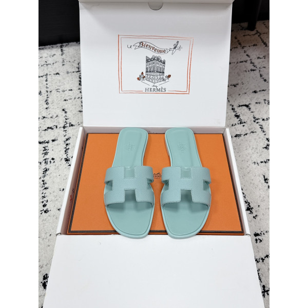 Oran 시리즈 H 클래식 플랫 슬리퍼