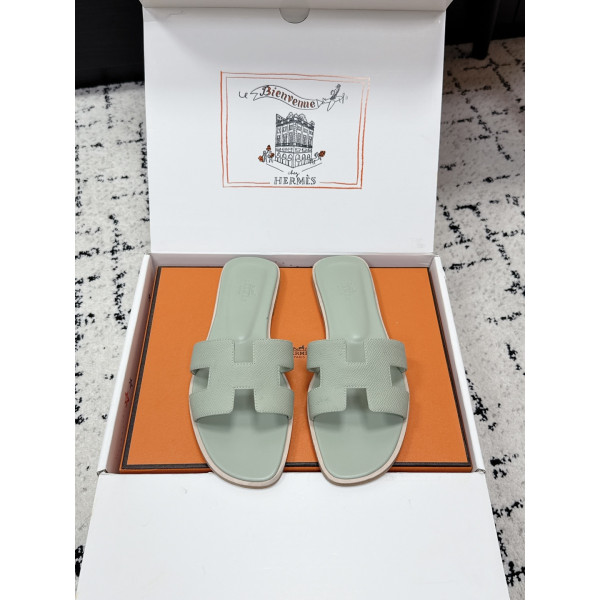 Oran 시리즈 H 클래식 플랫 슬리퍼