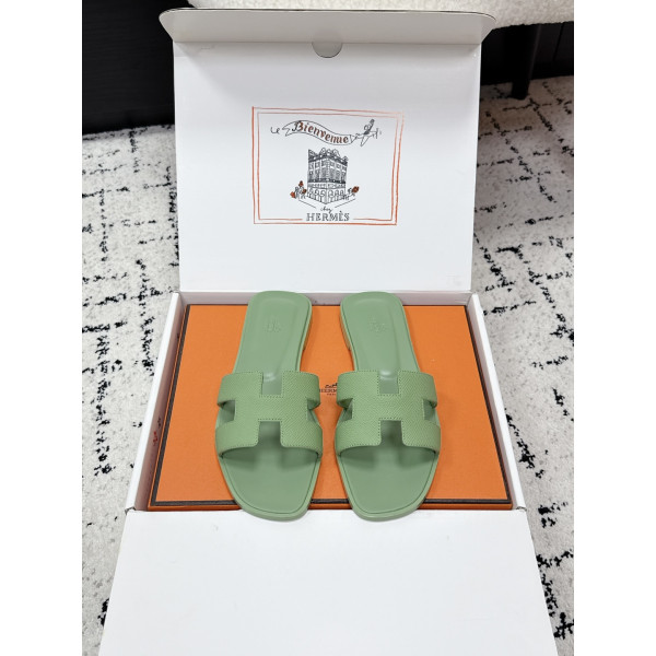 Oran 시리즈 H 클래식 플랫 슬리퍼