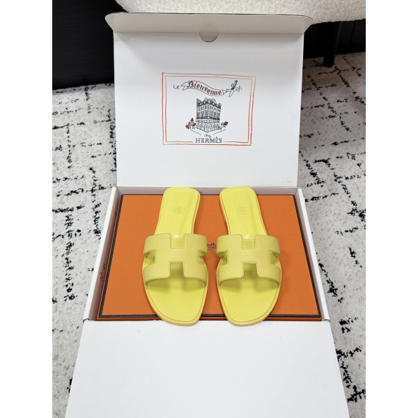 Oran 시리즈 H 클래식 플랫 슬리퍼