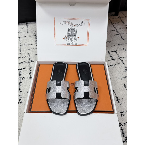 Oran 시리즈 H 클래식 플랫 슬리퍼