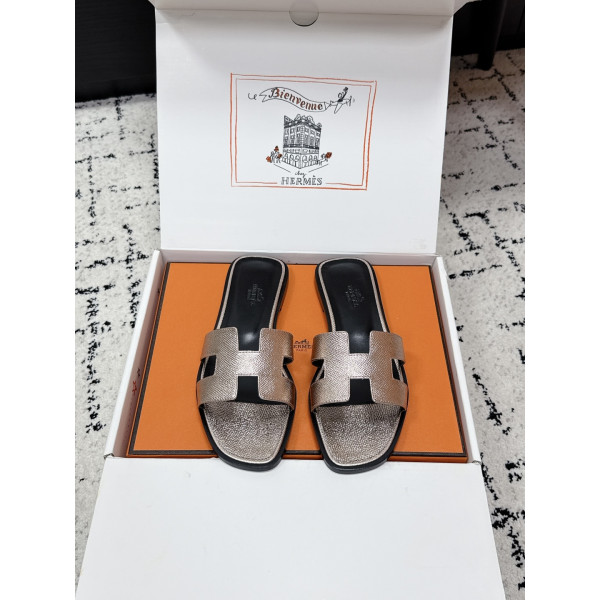 Oran 시리즈 H 클래식 플랫 슬리퍼