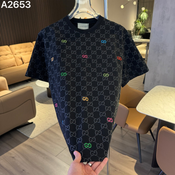 로고 자수 반팔 티셔츠