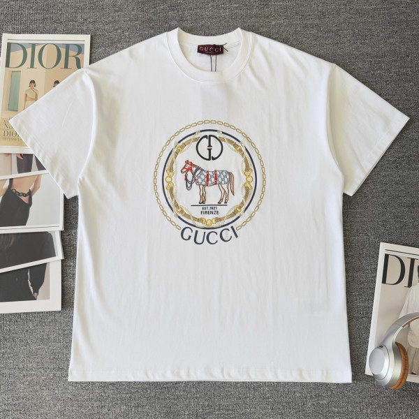 라운드넥 반팔 티셔츠