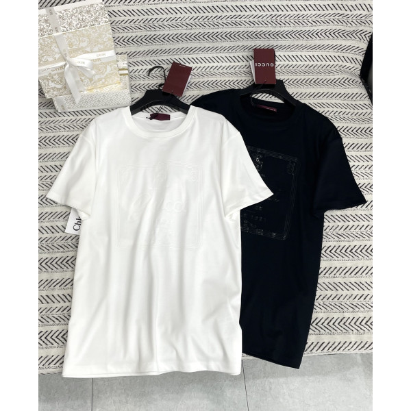 로고 프린트 티셔츠