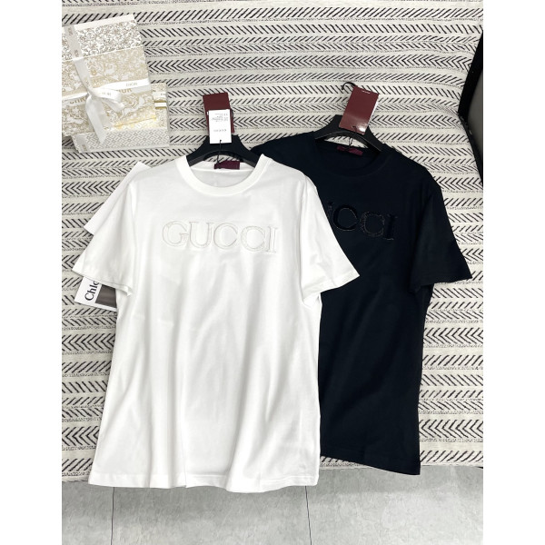 알파벳 패턴 티셔츠