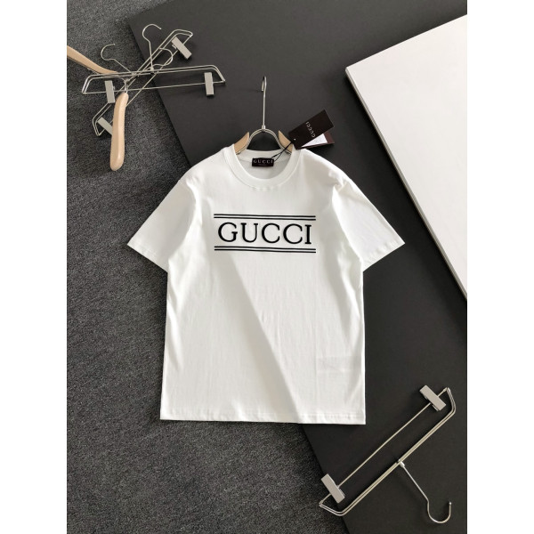 라운드넥 자수 숏슬리브 티셔츠