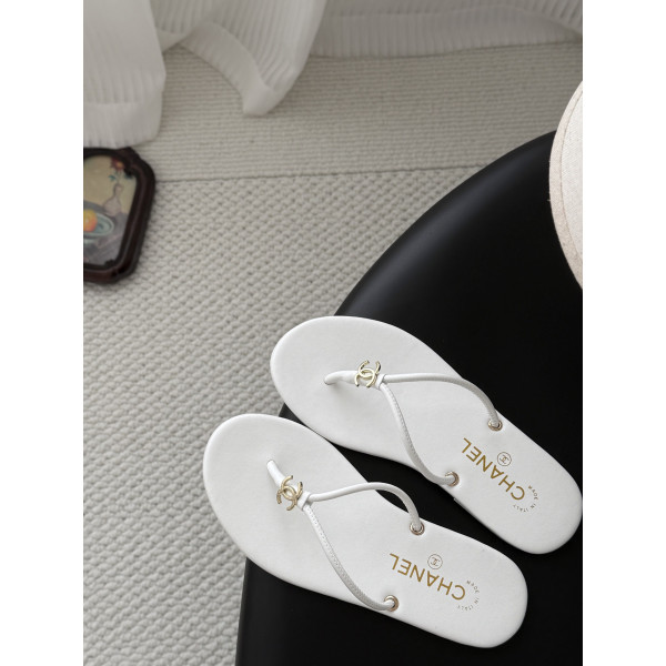 샤넬 로고 플립플랍 샌들