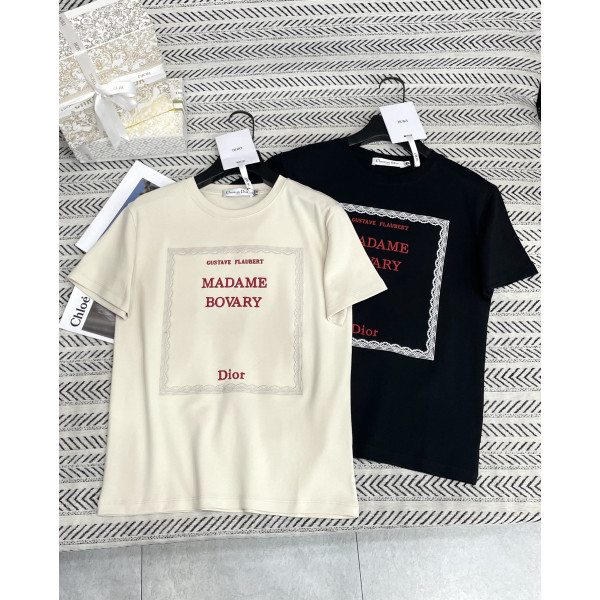 레이스 자수 알파벳 패턴 티셔츠