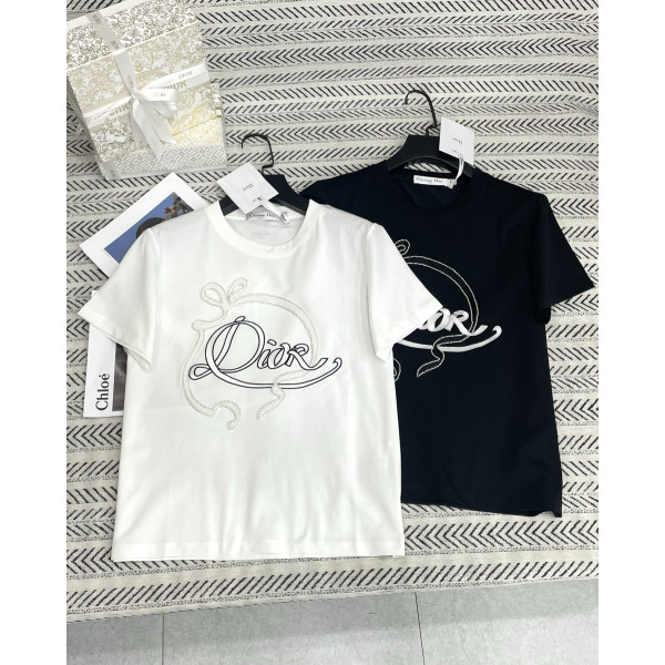 자수 알파벳 나비 스터드 패턴 티셔츠