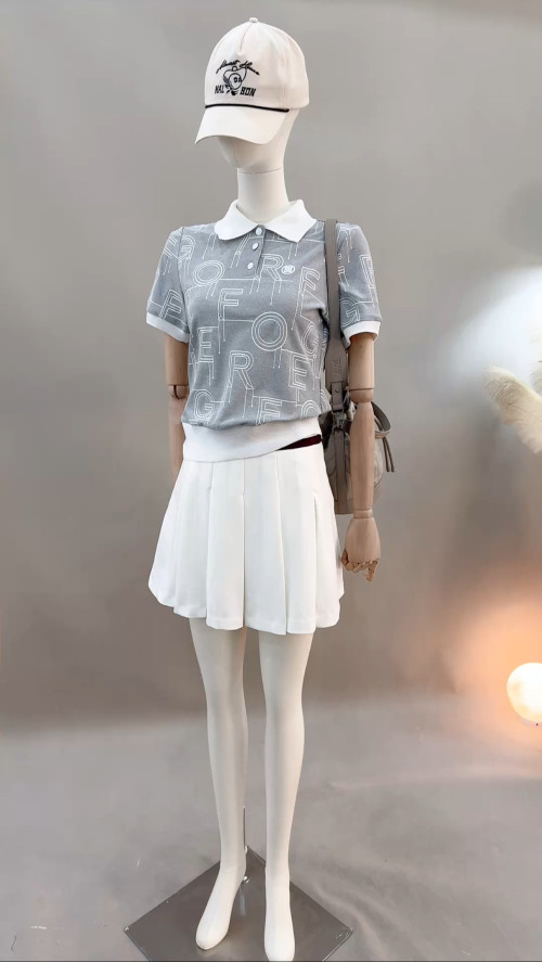 지포어 여성 로고 패턴 라운드 니트 티셔츠