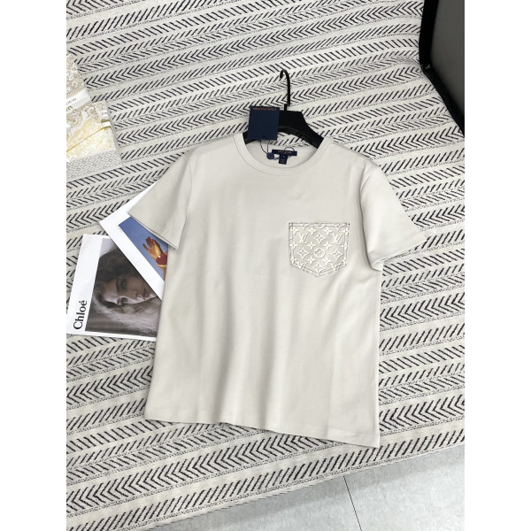 모노그램 포켓 알파벳 패턴 티셔츠