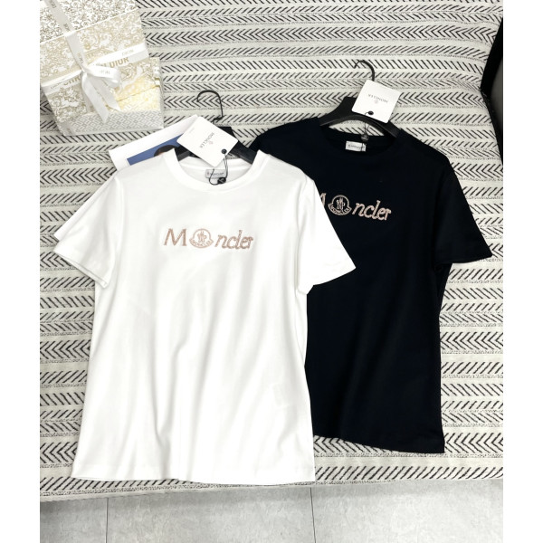 로고 자수 티셔츠