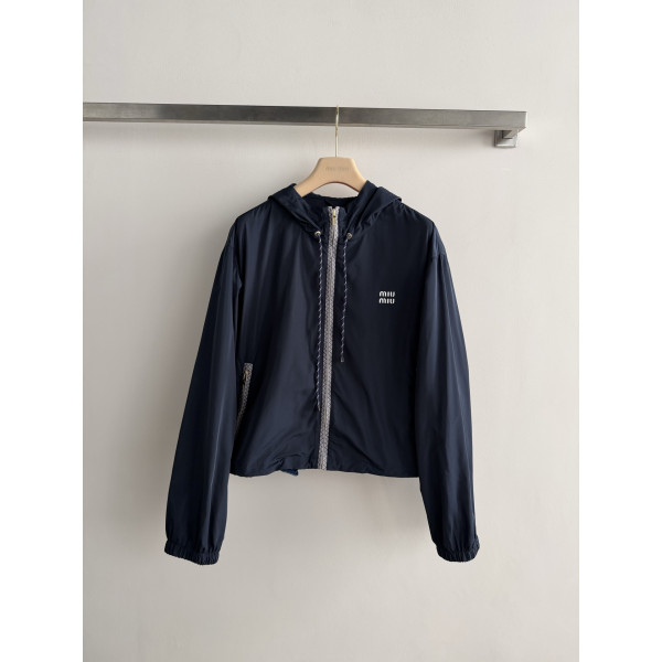 드로우스트링 후드 윈드브레이커