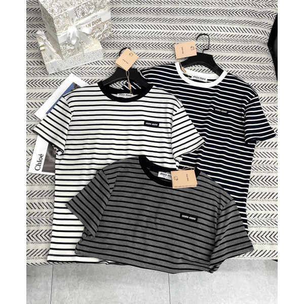 입체 패브릭 자수 알파벳 스트라이프 티셔츠