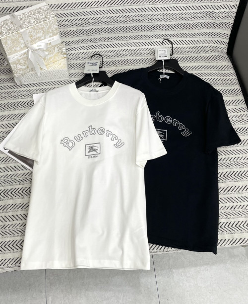 입체 자수 알파벳 전마 패턴 티셔츠