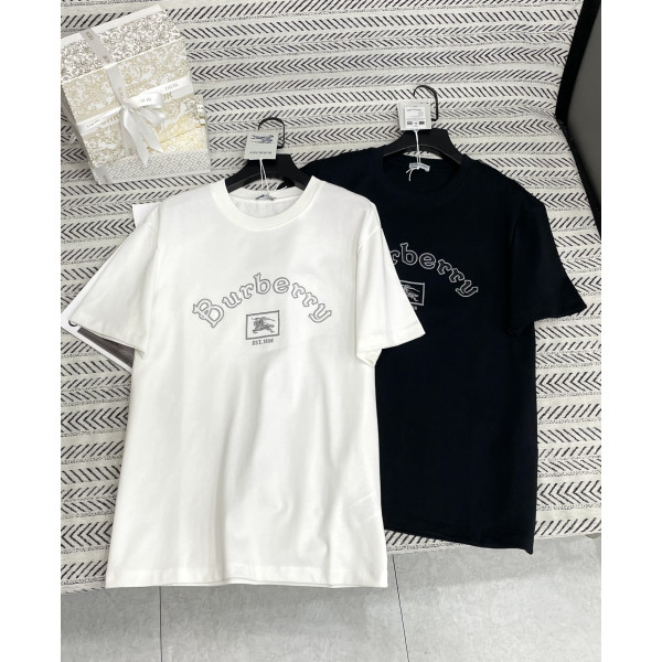 입체 자수 알파벳 전마 패턴 티셔츠