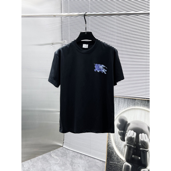 라운드넥 반팔 티셔츠