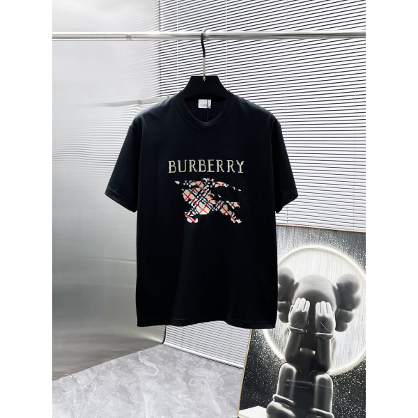 라운드넥 반팔 티셔츠