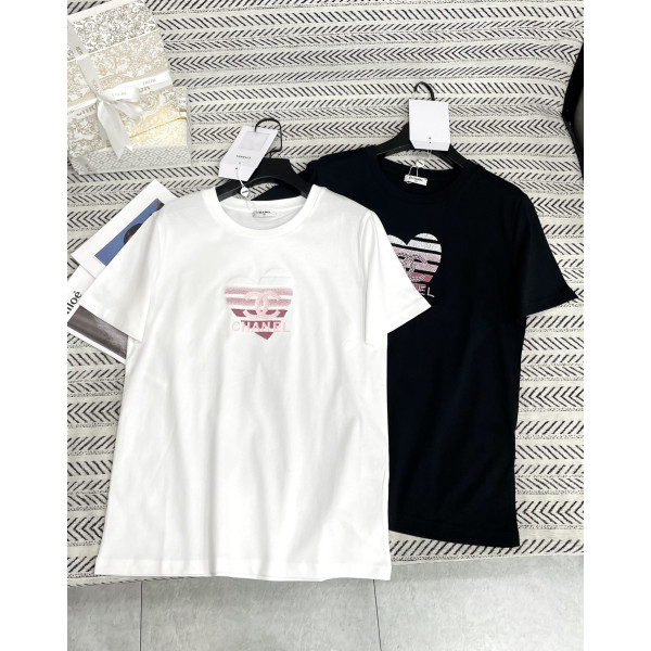 그라데이션 톱니 자수 하트 알파벳 패턴 티셔츠