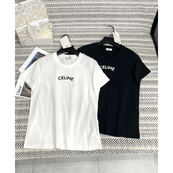 스터드 비즈 알파벳 패턴 티셔츠