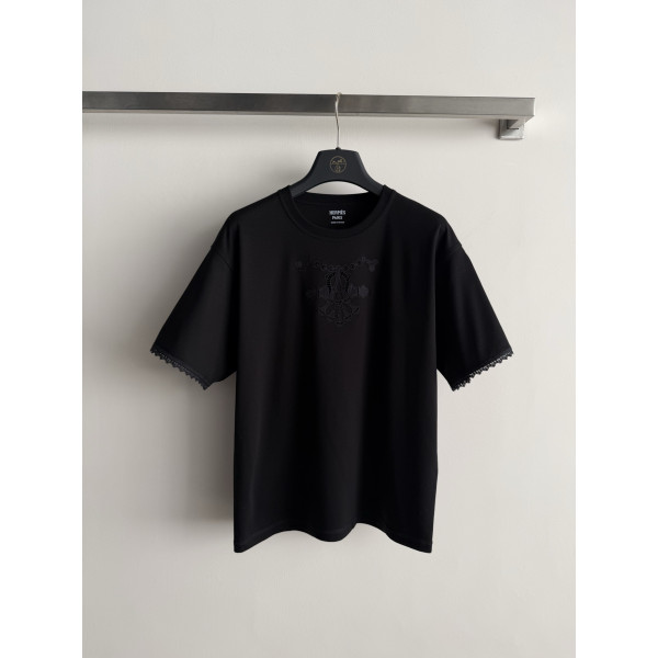 Maxi Brode 자수 반팔 티셔츠