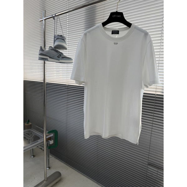 라운드넥 반팔 티셔츠