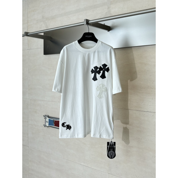 Ch 십자 가죽 라벨 반팔 티셔츠