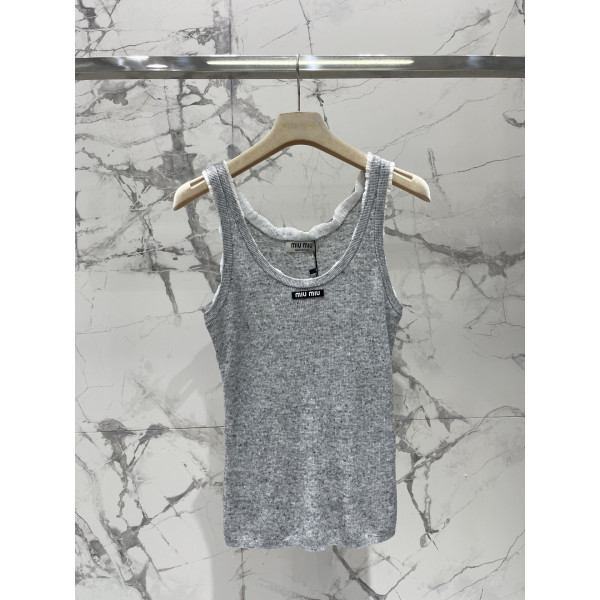 꽃테두리 소녀감 젊어 보이는 니트 베스트